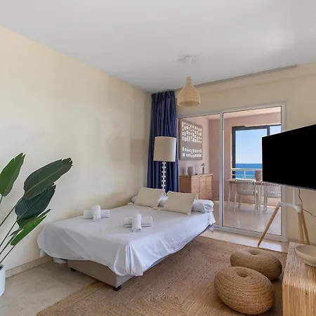 Blue Horizon In بينايدورم